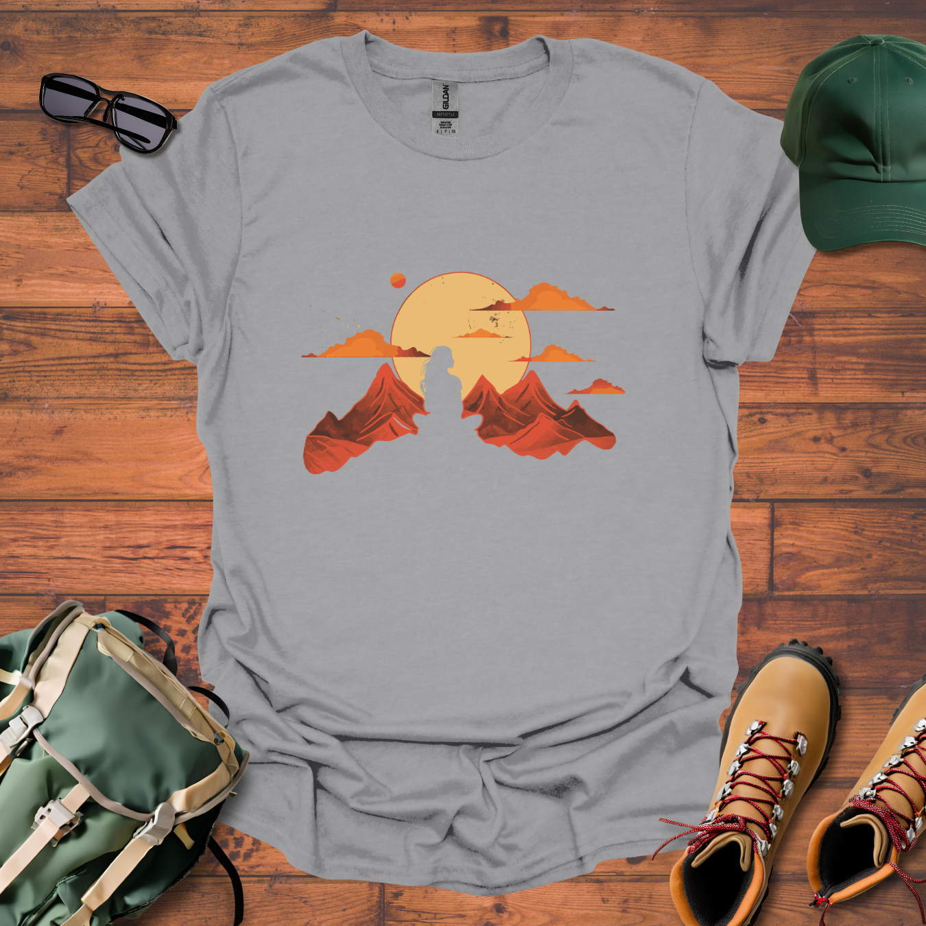 Woman Mountains Sun Tee - Unisex Softstyle T-Shirt