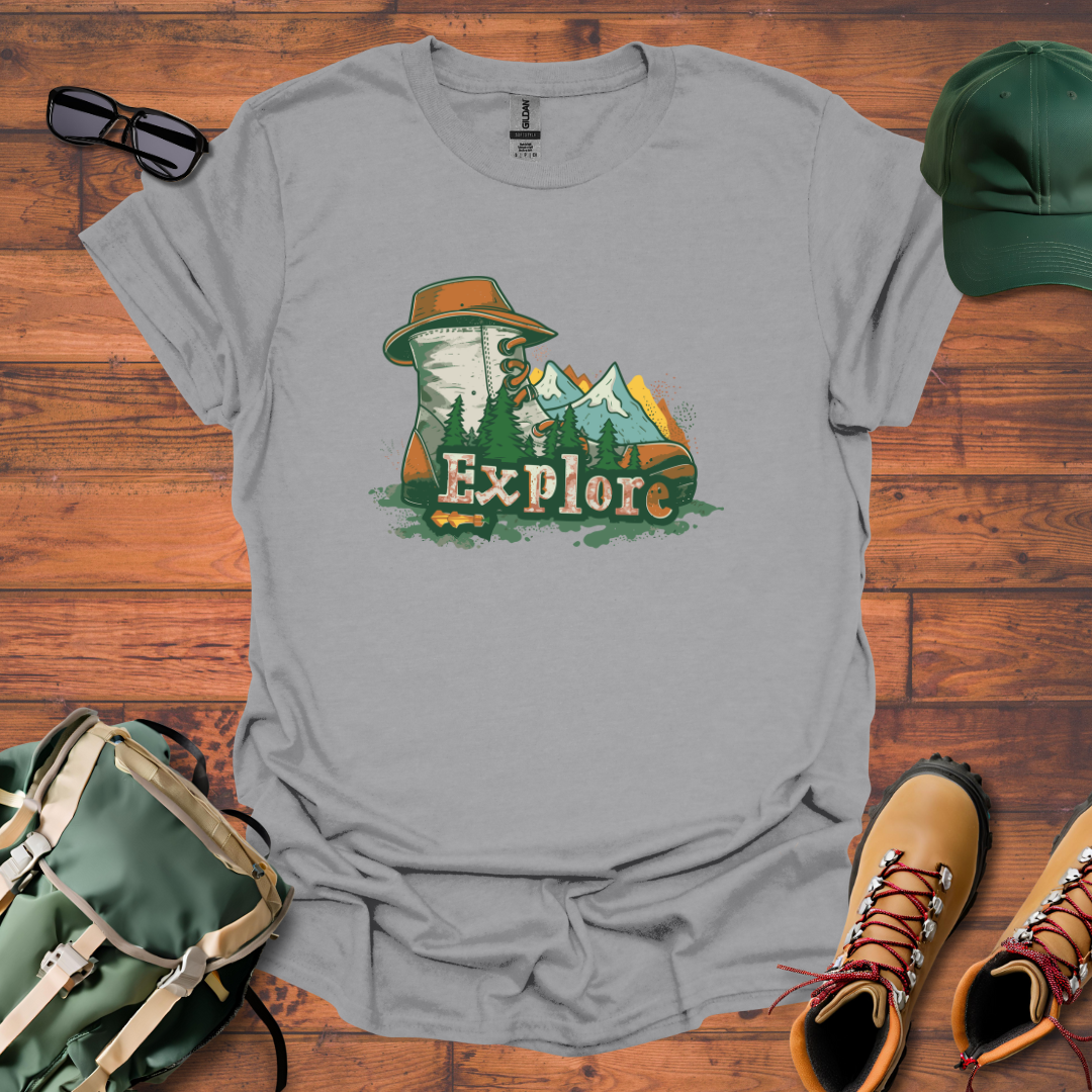 Boot Explore Hat Tee - Unisex Softstyle T-Shirt