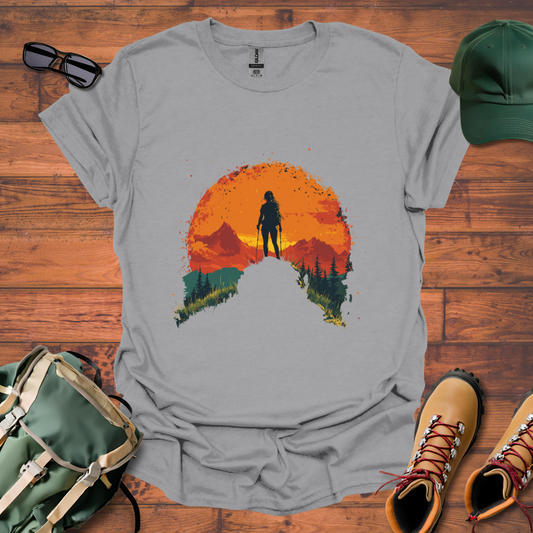 Woman Hiking Sun 5 Tee - Unisex Softstyle T-Shirt
