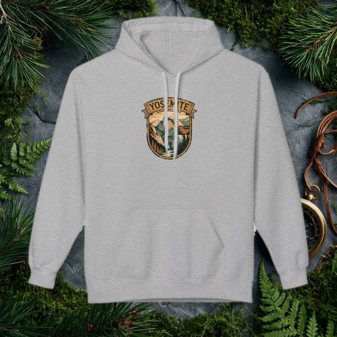 Cozy Meets the Outdoors A midweight softstyle fleece hoodie that's warm without the bulk — perfect for crisp trailheads, campfire nights, and everywhere in…